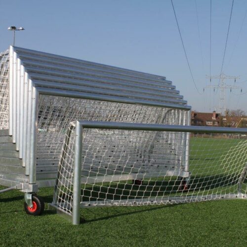 De nieuwe mini pupillen 3 x 1m voetbaldoeltjes. Stapelbaar en ook voor de afgebeelde transportkar bent u bij ons aan het juiste adres.